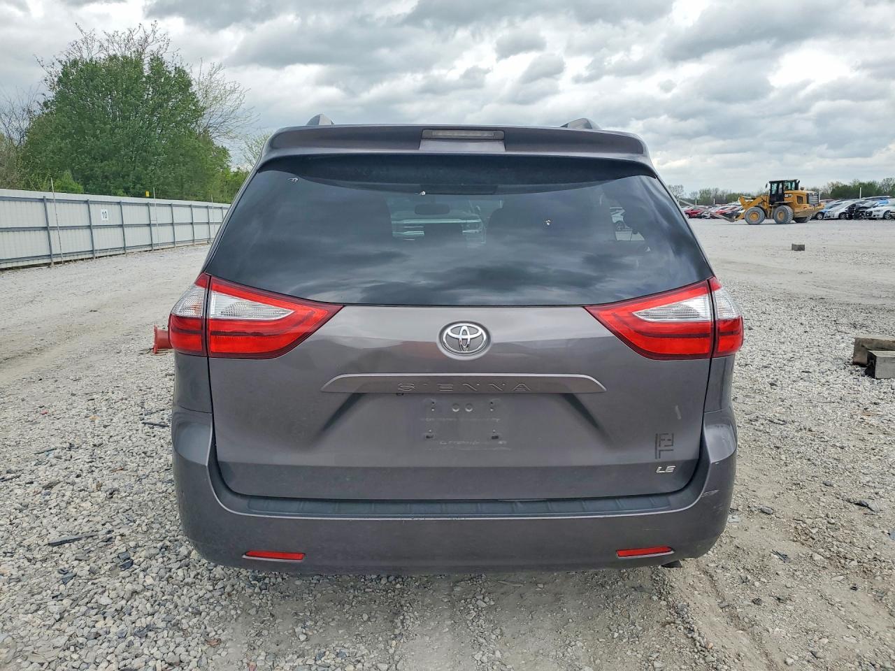2017 Toyota Sienna - Фото 6