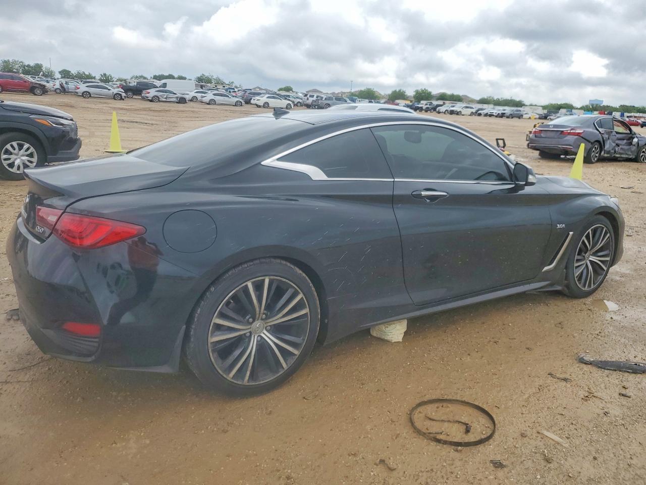 2018 Infiniti Q60 3.0T Luxe - Image 3