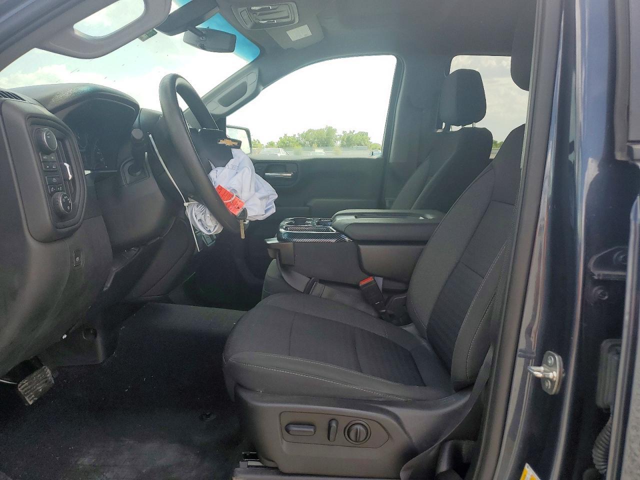 2022 Chevrolet Silverado Ltd K1500 Custom - Image 7