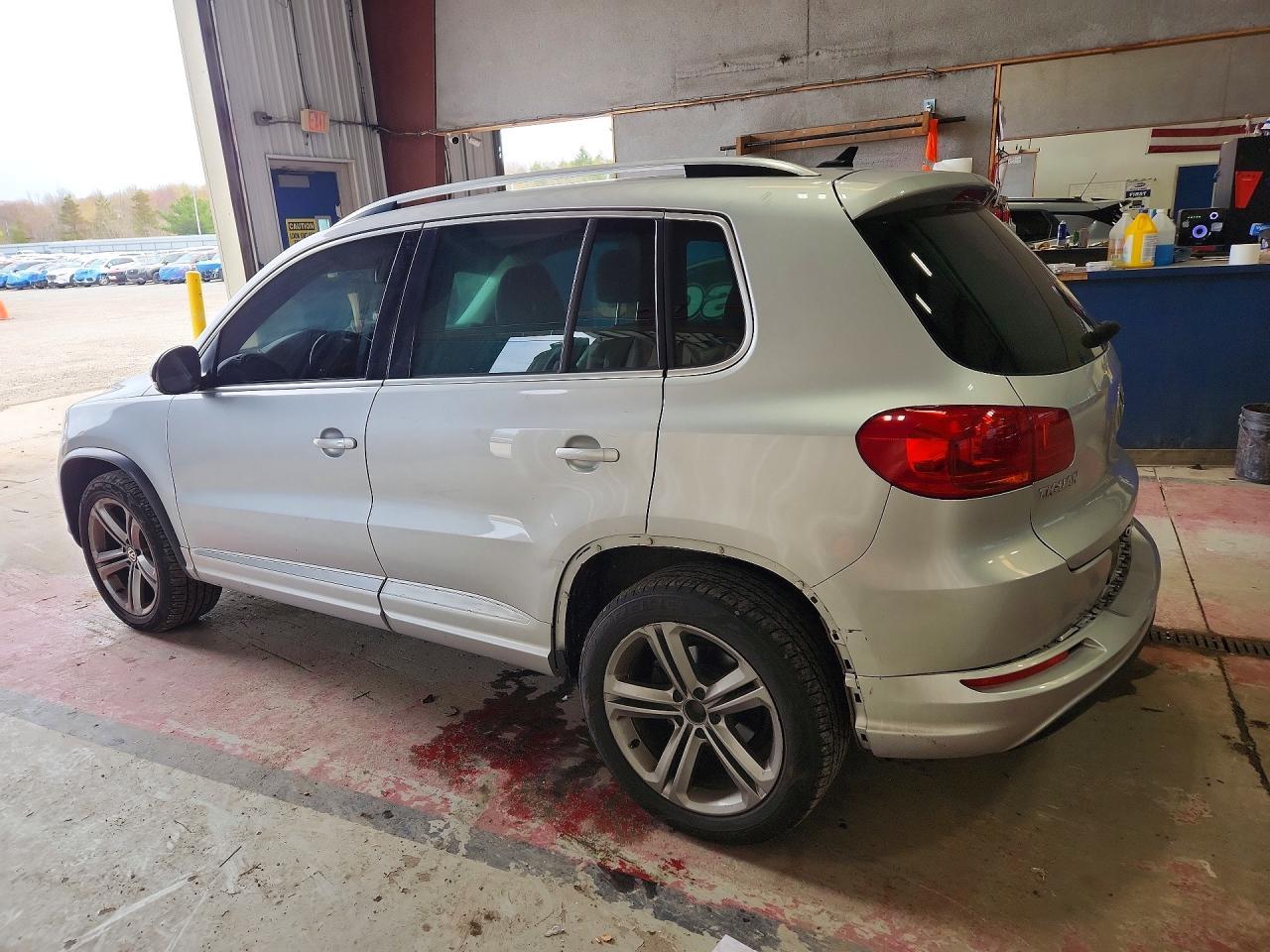 2017 Volkswagen Tiguan Sport - Фото 2