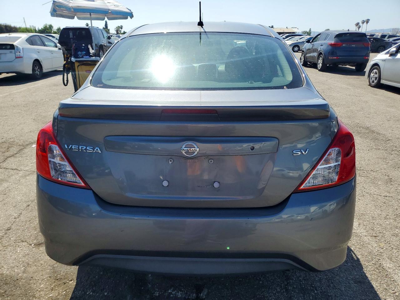 2018 Nissan Versa Sv - Фото 6