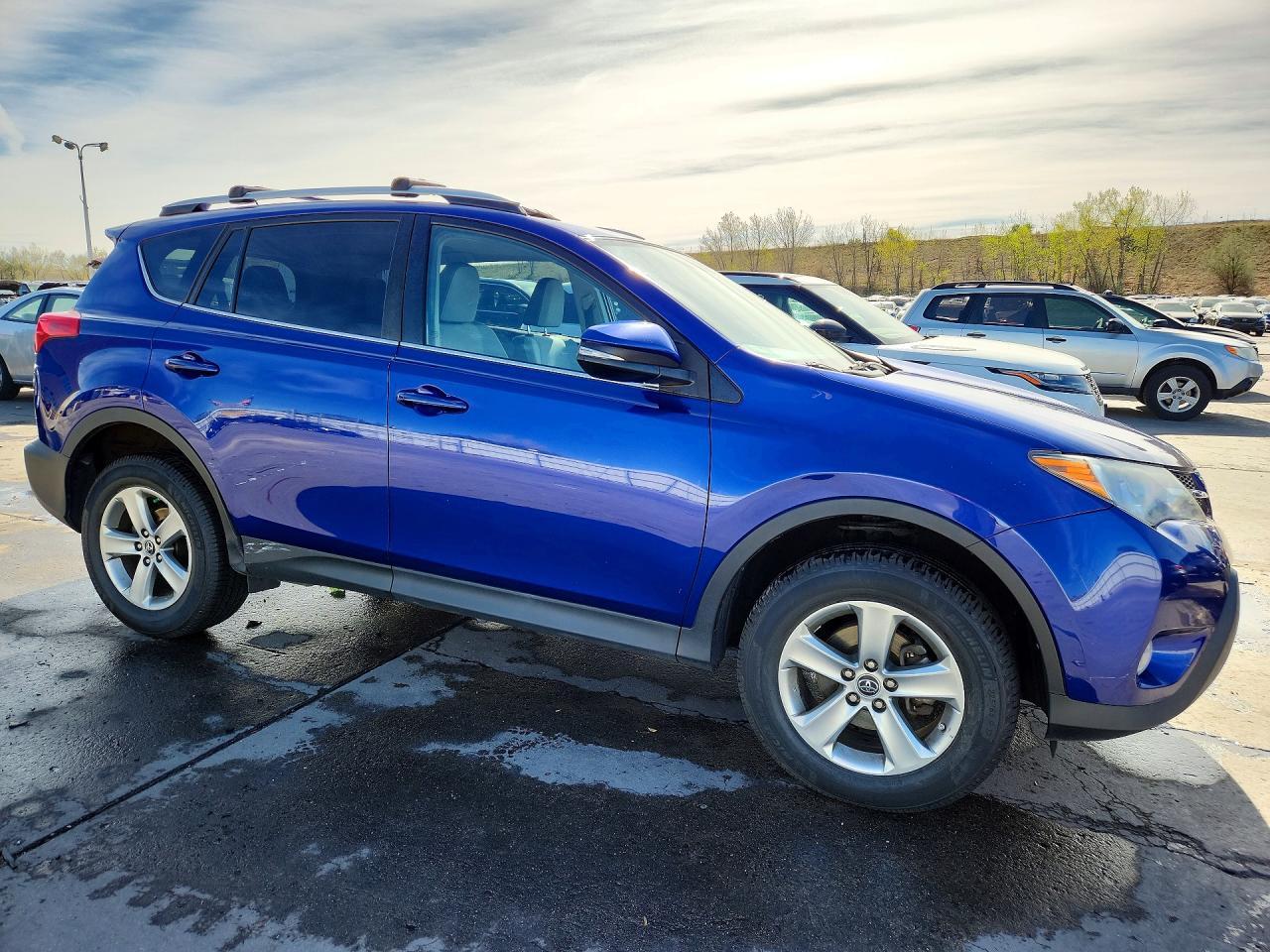 2015 Toyota Rav4 Xle - Image 4