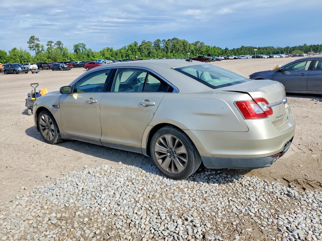 2011 Ford Taurus Limited - Image 2