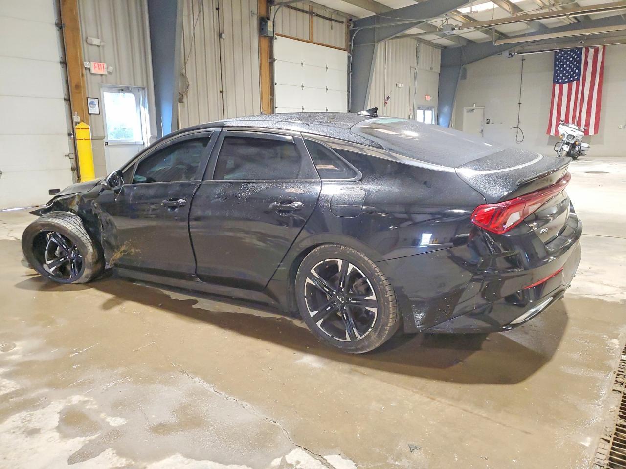 2022 Kia K5 Gt Line - Фото 2
