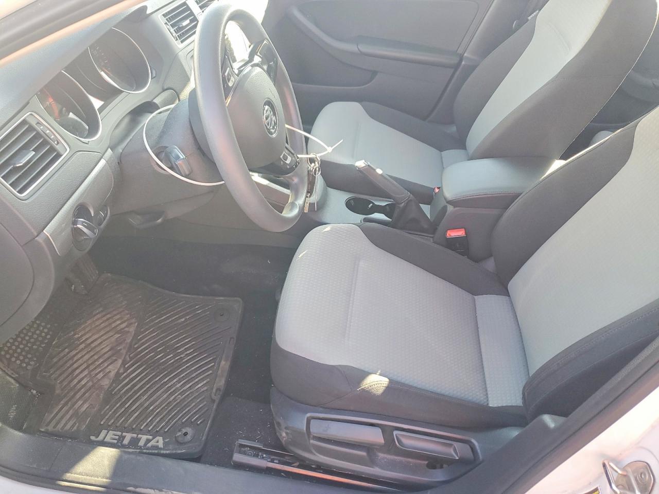 2017 Volkswagen Jetta S - Image 7