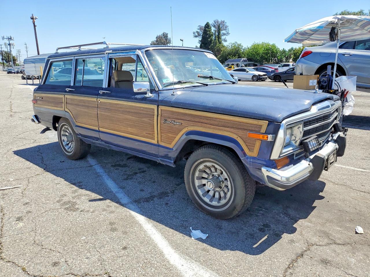 1987 Jeep Grand Wagoneer - Image 4