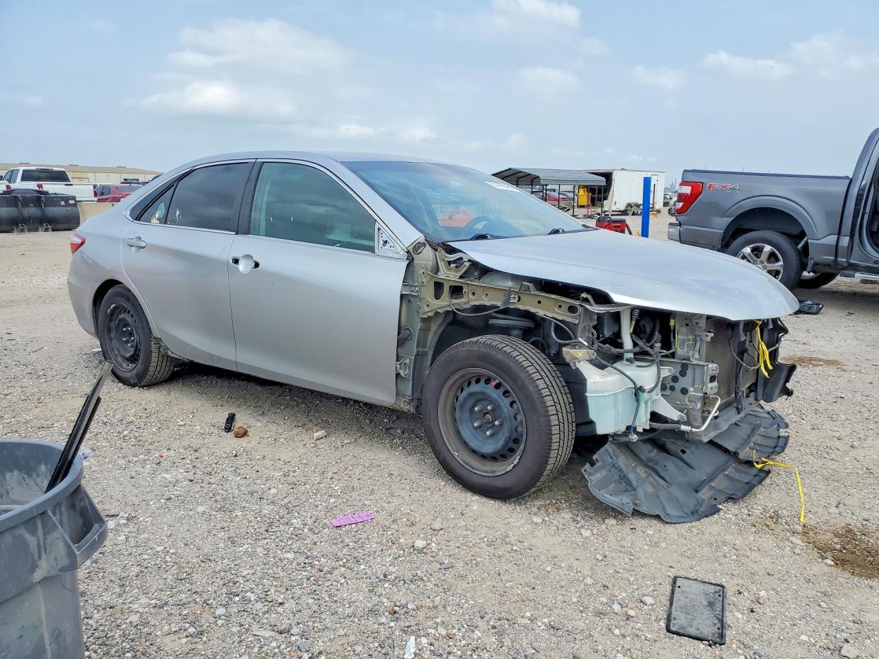 2017 Toyota Camry Le - Фото 4