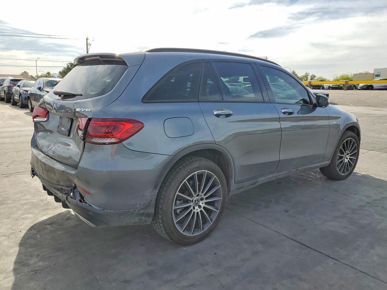 2021 Mercedes-Benz Glc 300 - Image 3