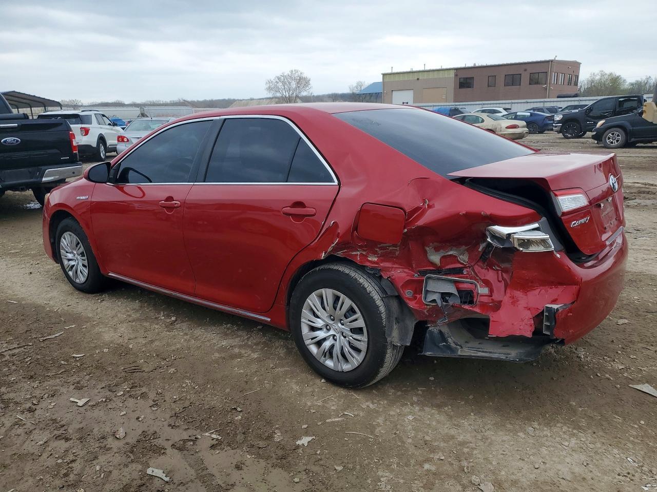 2014 Toyota Camry Hybrid Le - Image 2