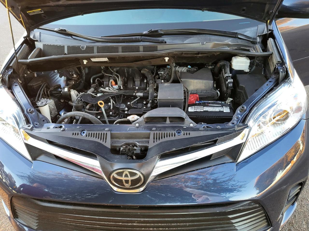 2020 Toyota Sienna Le - Фото 7