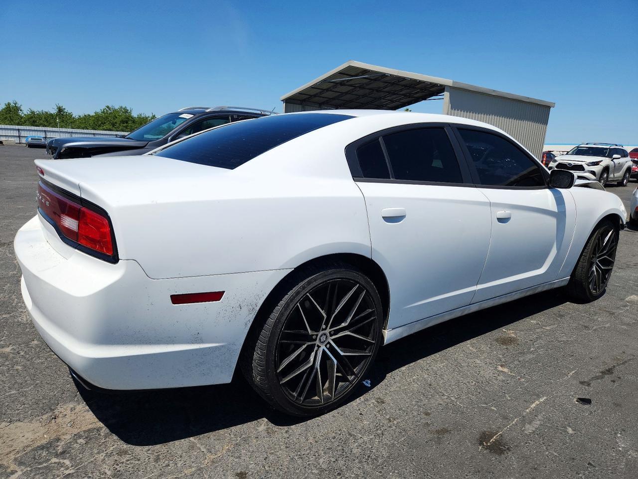 2014 Dodge Charger 4D 2Wd - Image 3