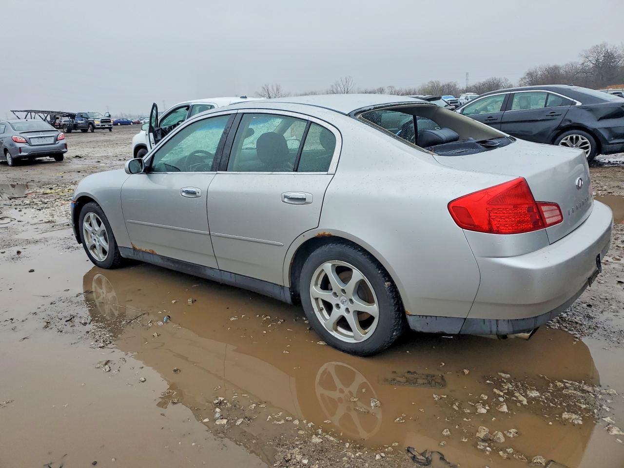 2004 Infiniti G35 Base - Фото 2
