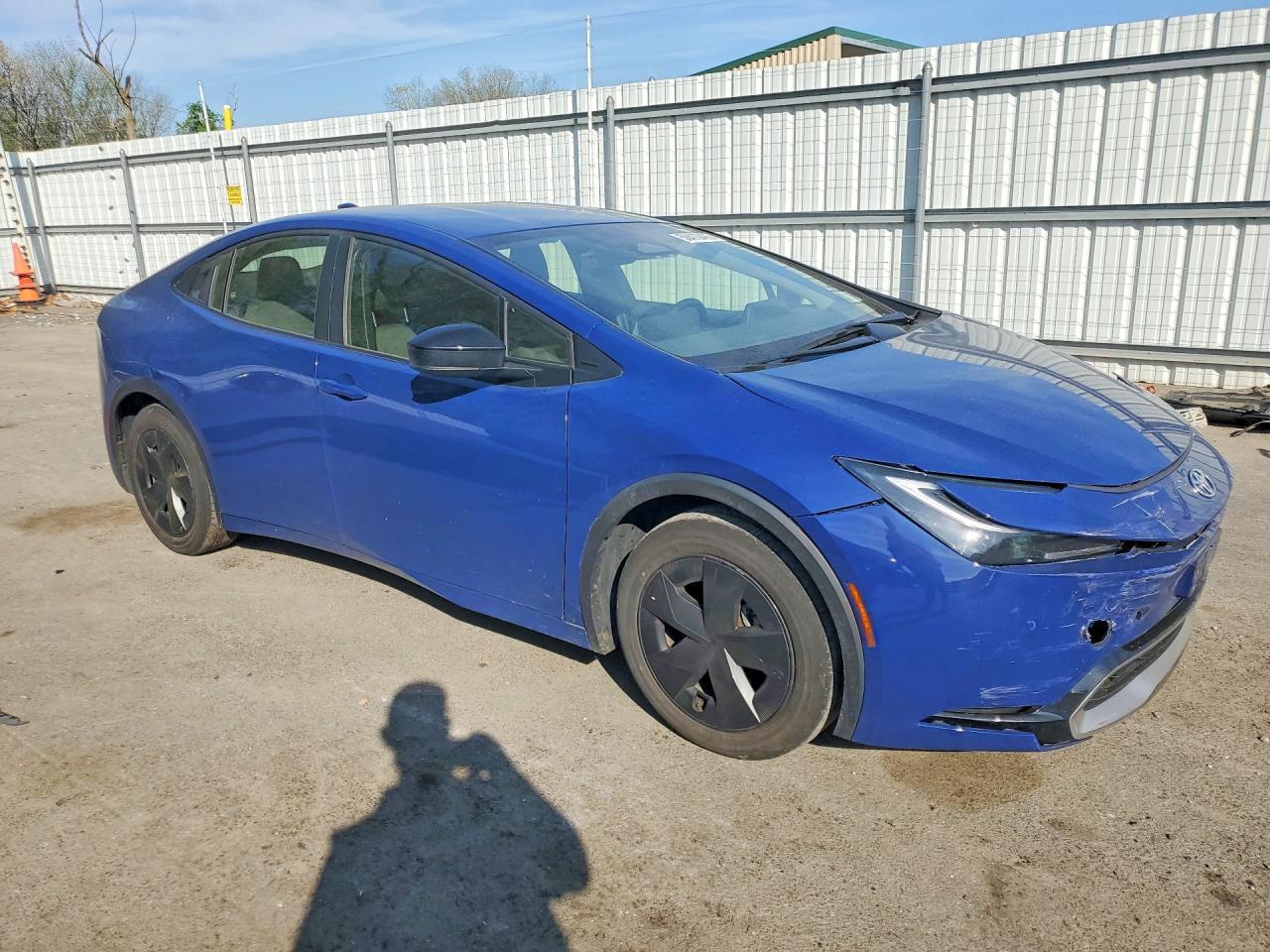 2023 Toyota Prius Le - Фото 4