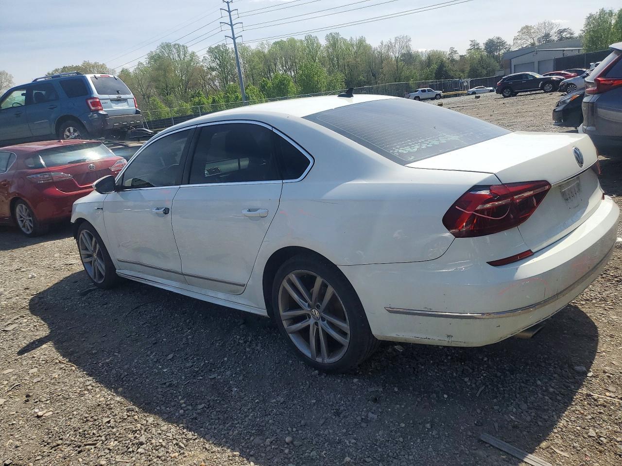 2017 Volkswagen Passat R-Line - Image 2