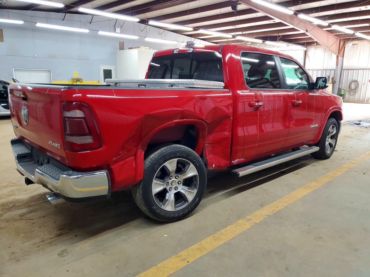 2021 Ram 1500 Laramie - Фото 3
