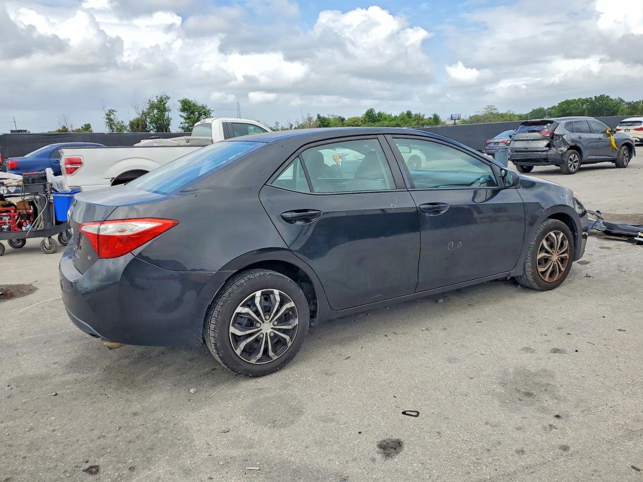 2016 Toyota Corolla Le - Фото 3