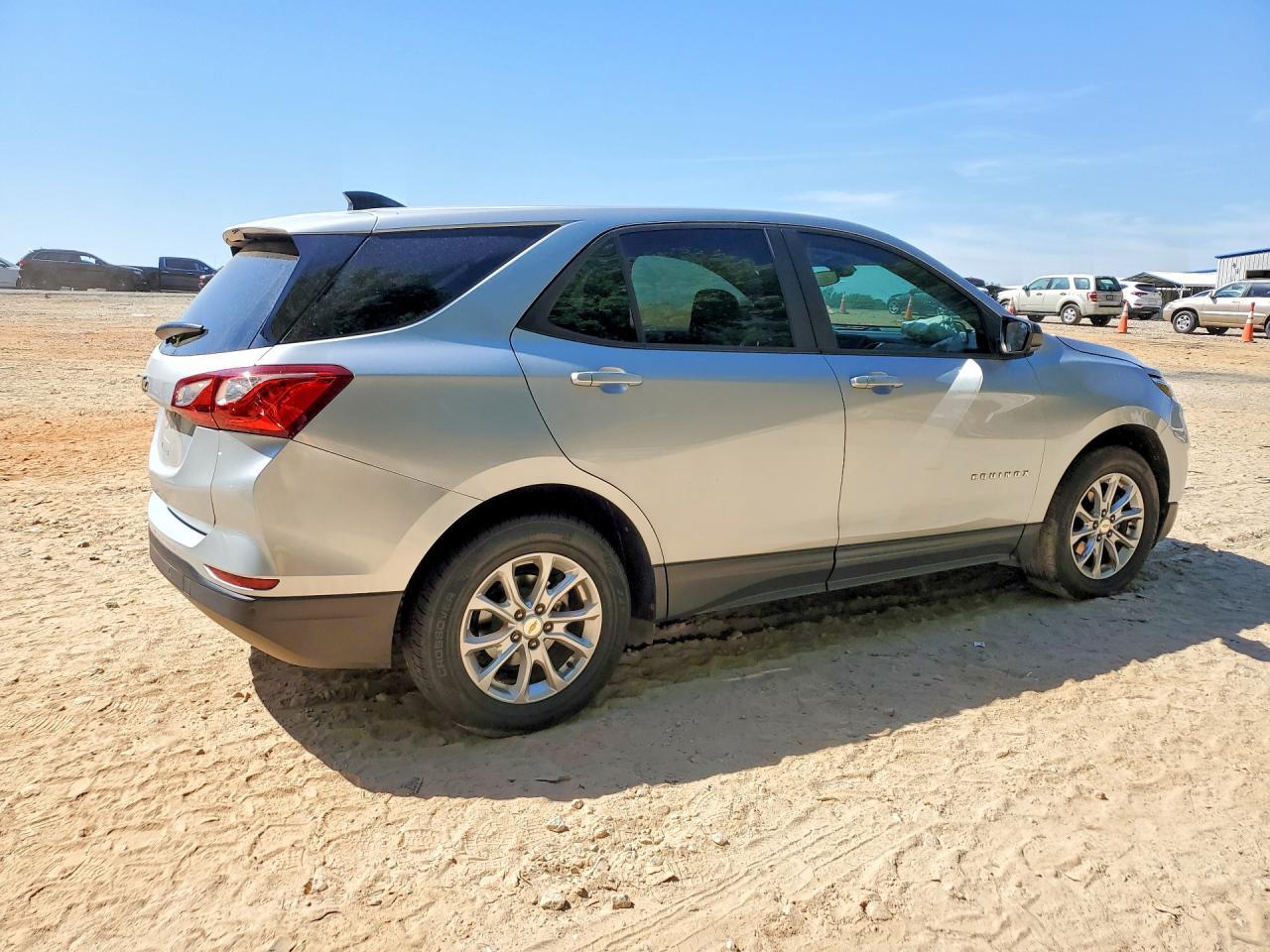 2020 Chevrolet Equinox - Фото 3