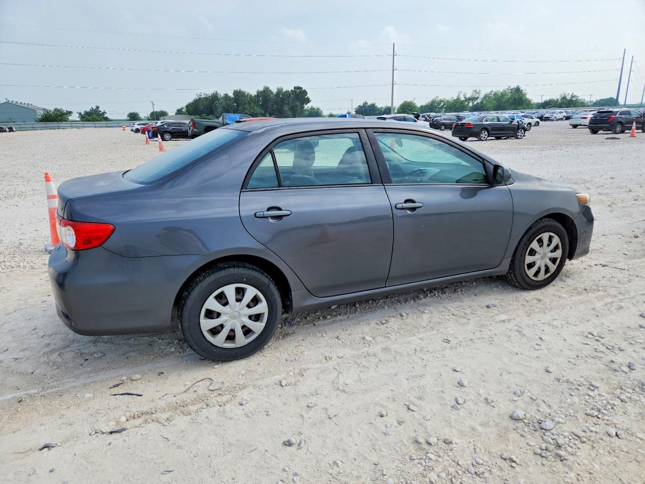 2011 Toyota Corolla Le - Image 3