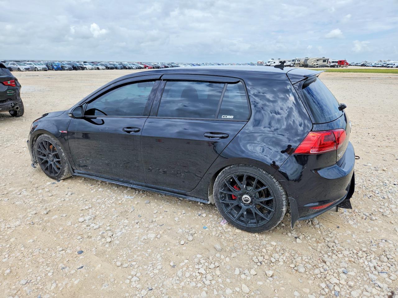 2017 Volkswagen Gti S - Image 2