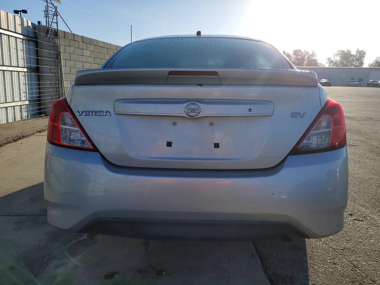 2017 Nissan Versa 1.6 Sv - Фото 6