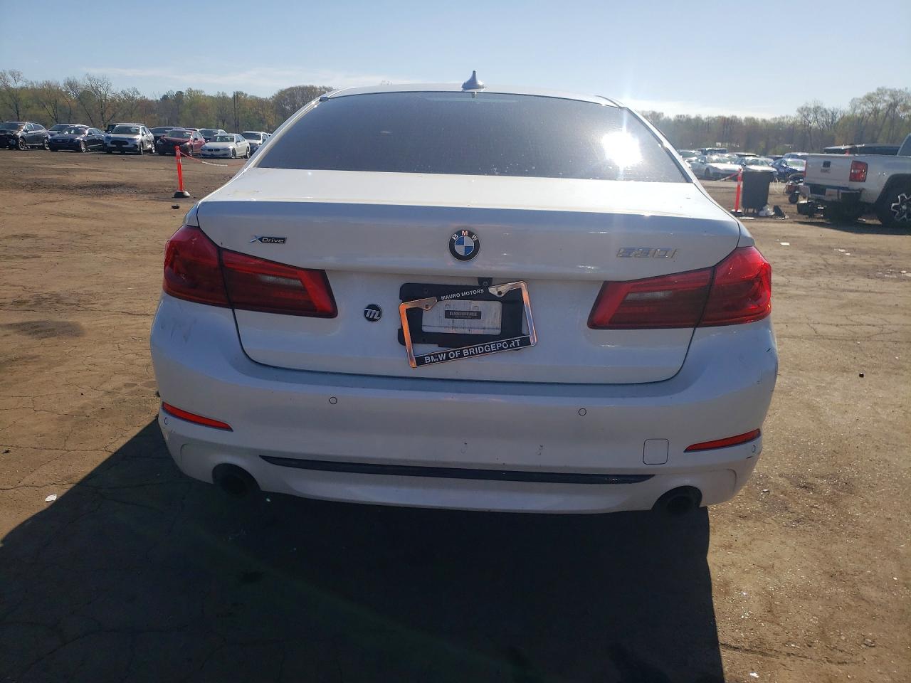 2018 BMW 530 Xi - Image 6