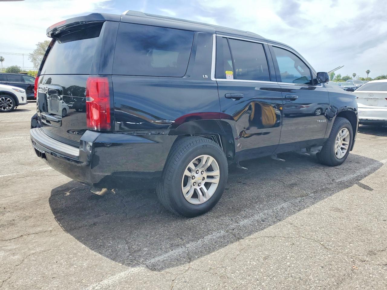 2016 Chevrolet Tahoe C1500 Ls - Фото 3