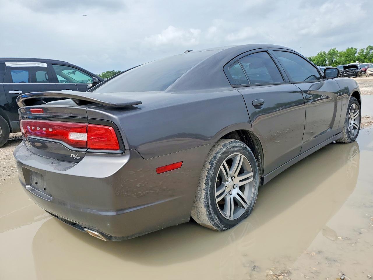 2013 Dodge Charger R - Image 3