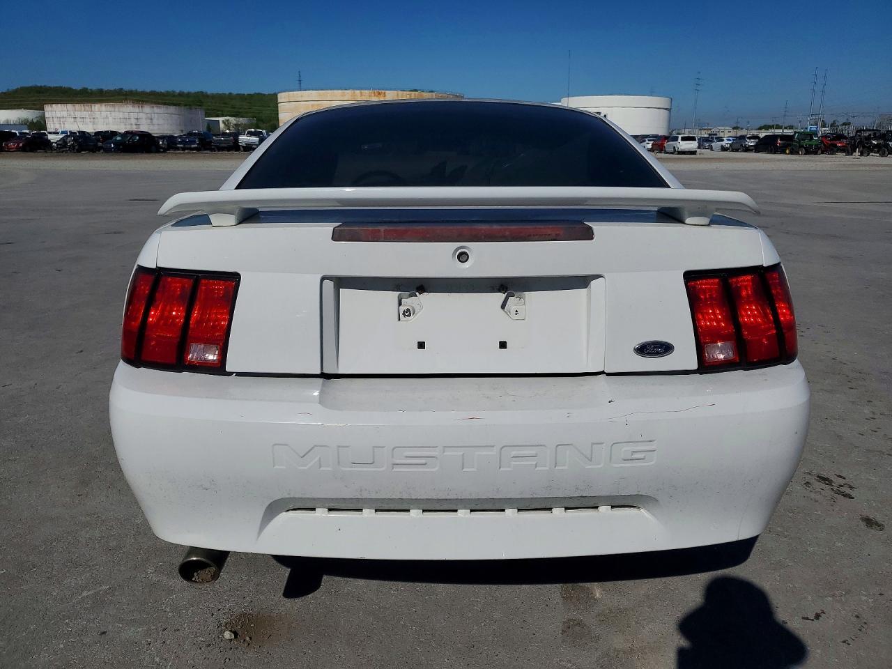 2004 Ford Mustang - Image 6