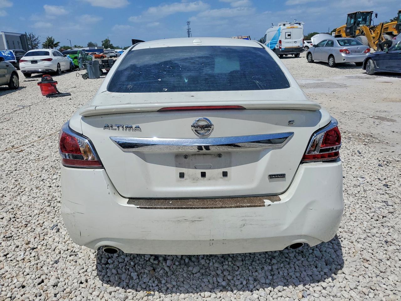 2015 Nissan Altima 2.5 S - Image 6