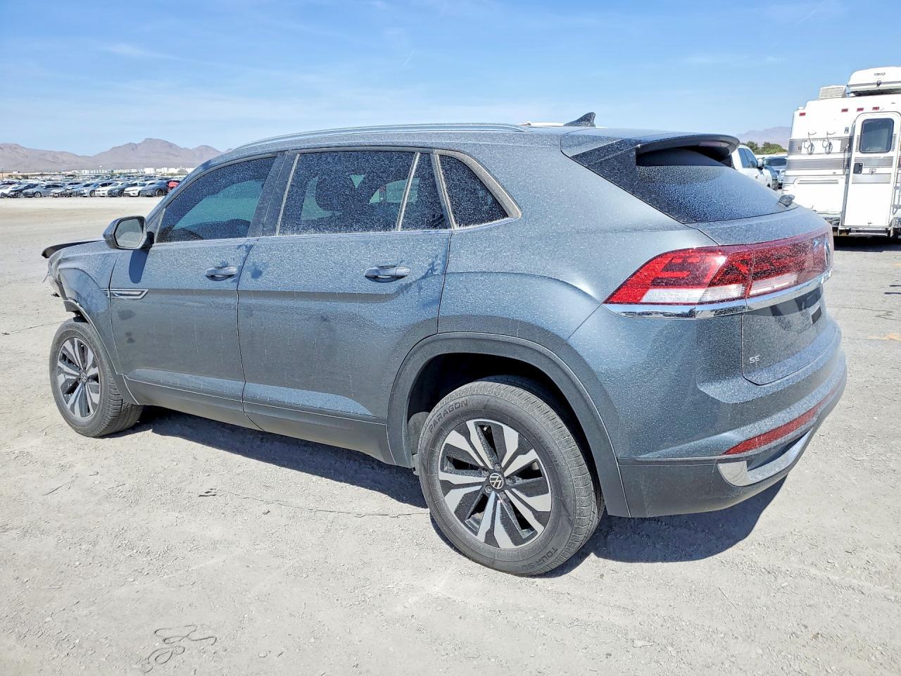 2024 Volkswagen Atlas Cross Sport Sel Premium R-Line - Image 2