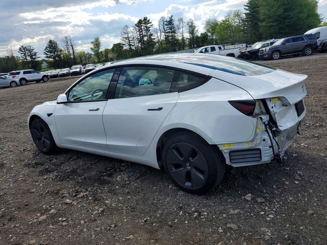 2022 Tesla Model 3 - Фото 2