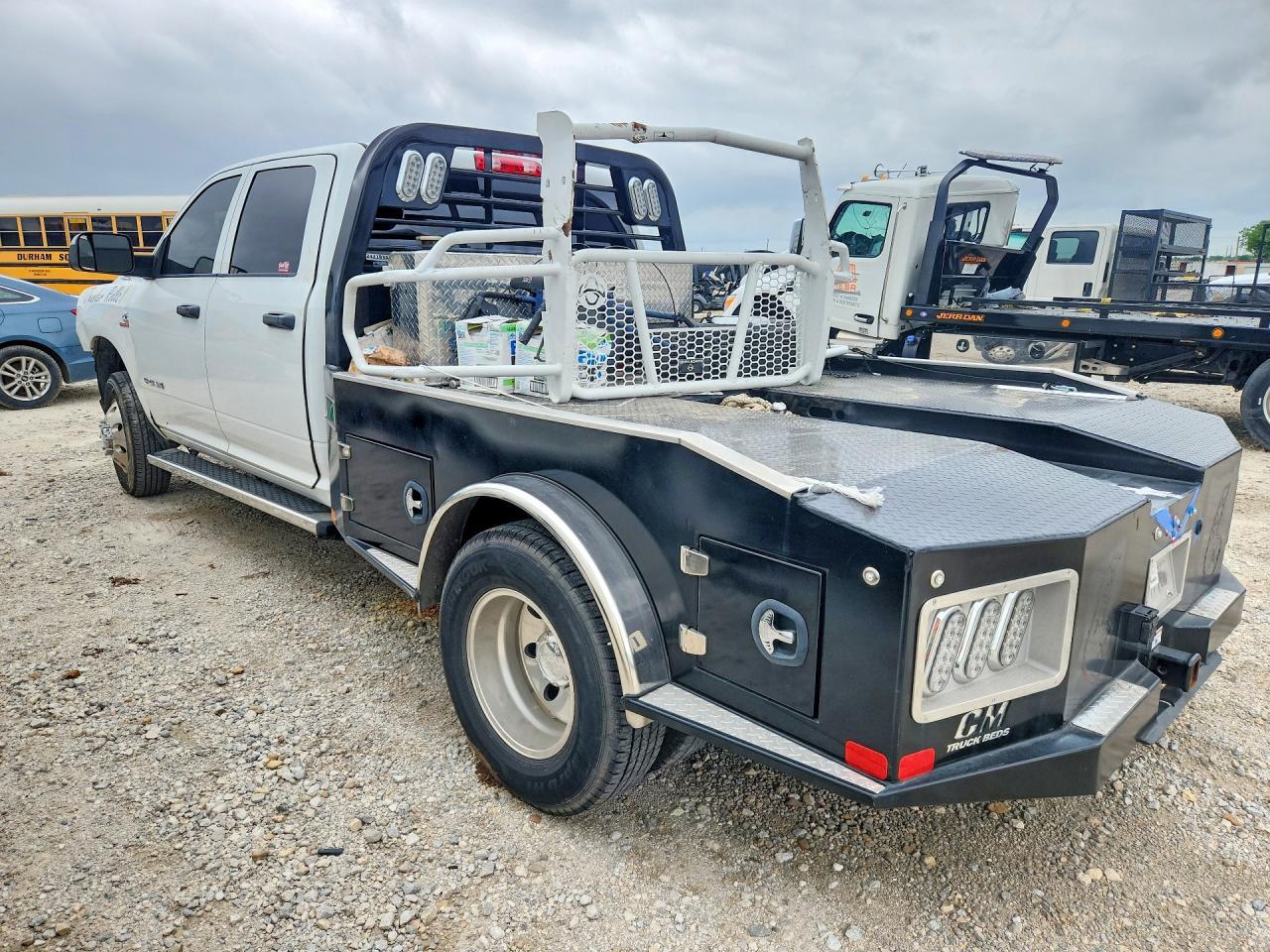 2022 Ram 3500 Tradesman - Фото 2