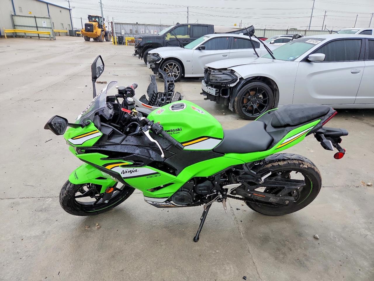 2025 Kawasaki Ex500 H - Фото 3