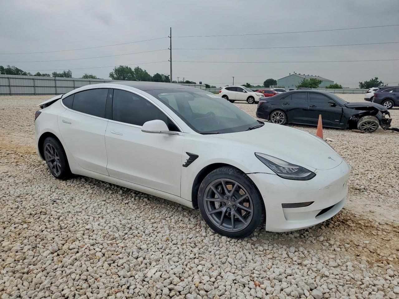 2020 Tesla Model 3 - Image 4