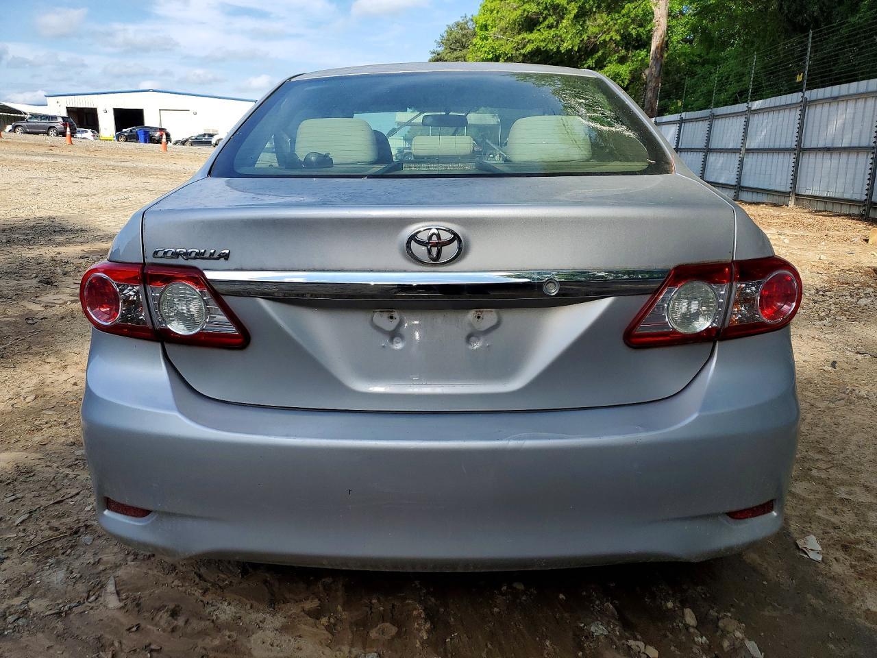 2012 Toyota Corolla L - Фото 6