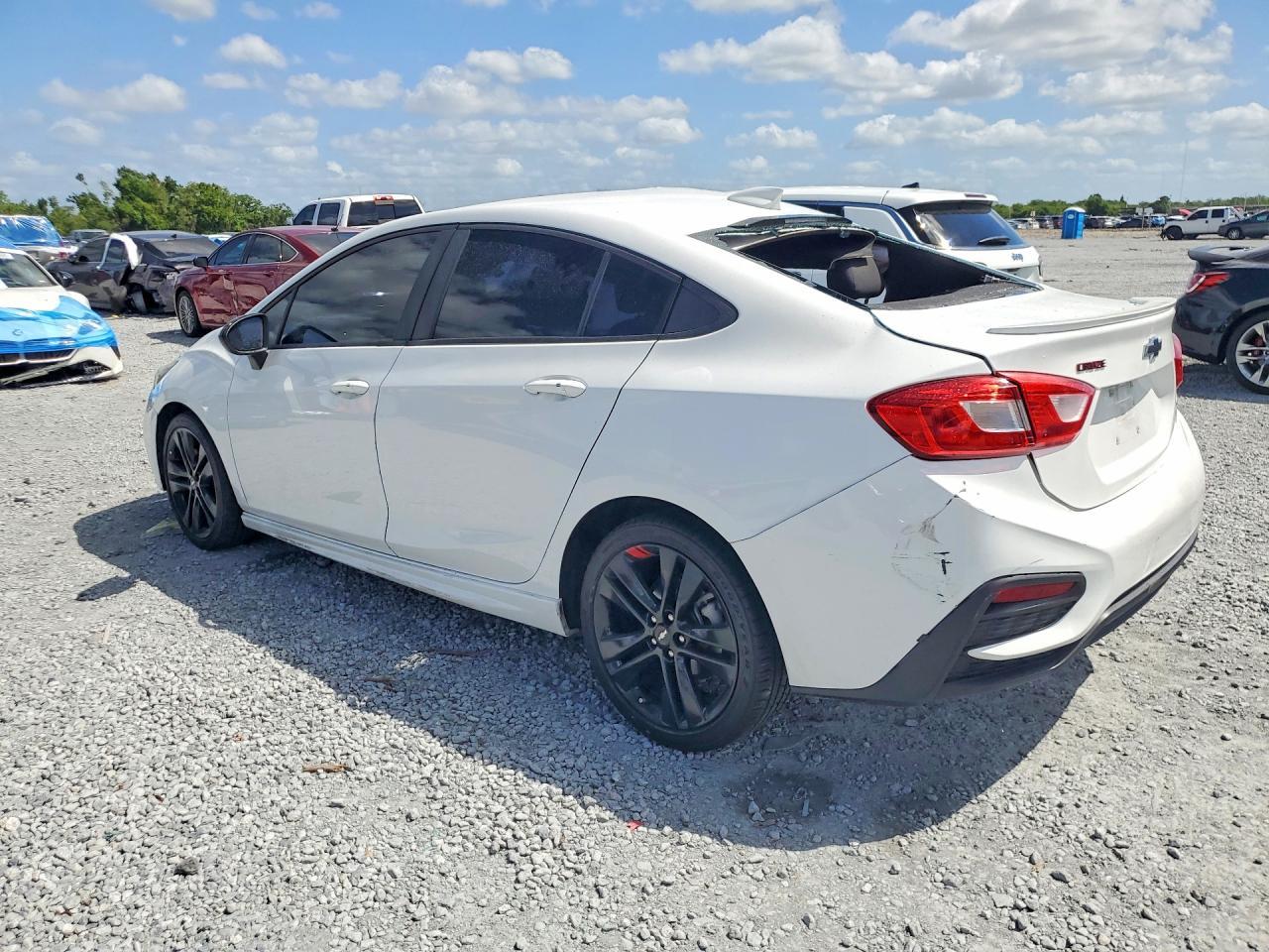 2018 Chevrolet Cruze Lt - Фото 2