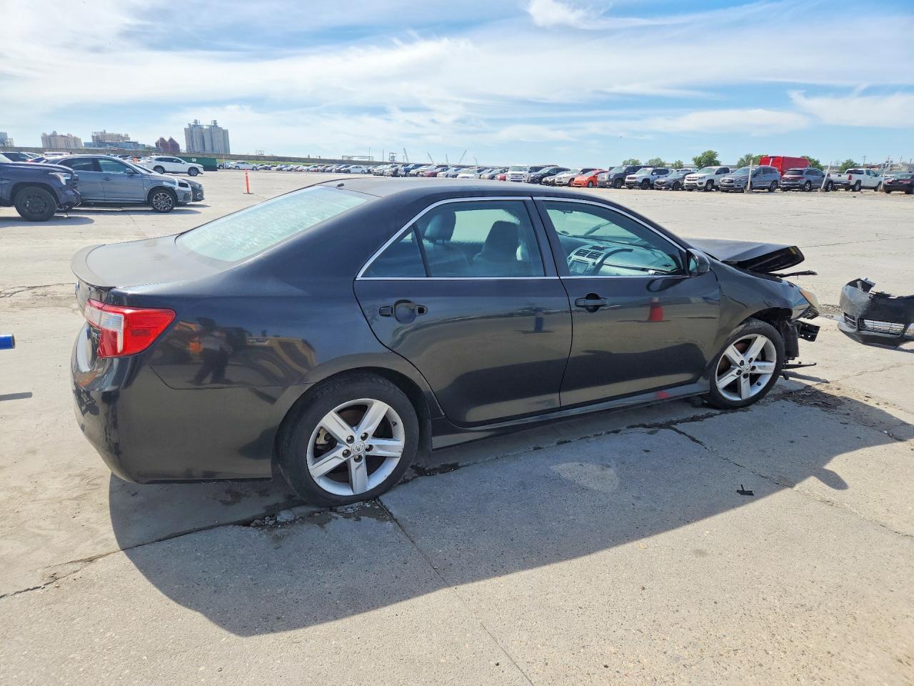 2012 Toyota Camry Se - Image 3
