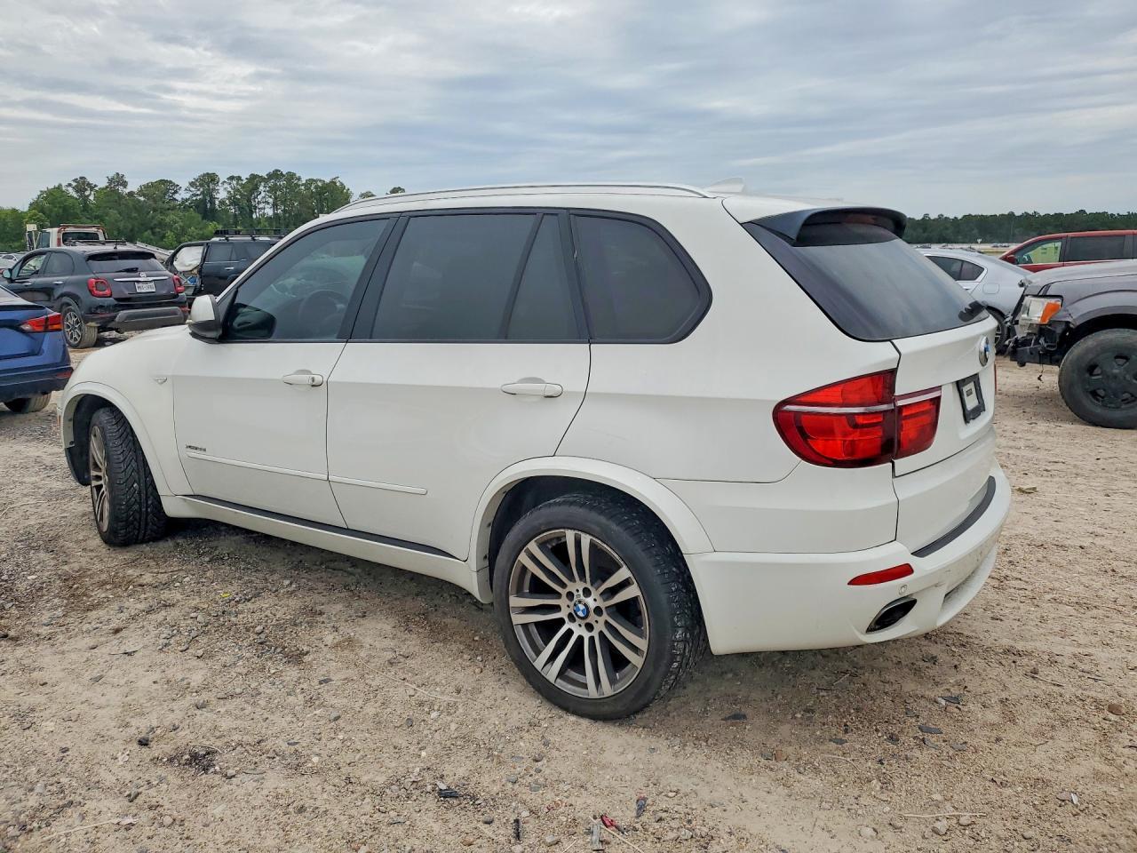 2012 BMW X5 xDrive50I - Фото 2