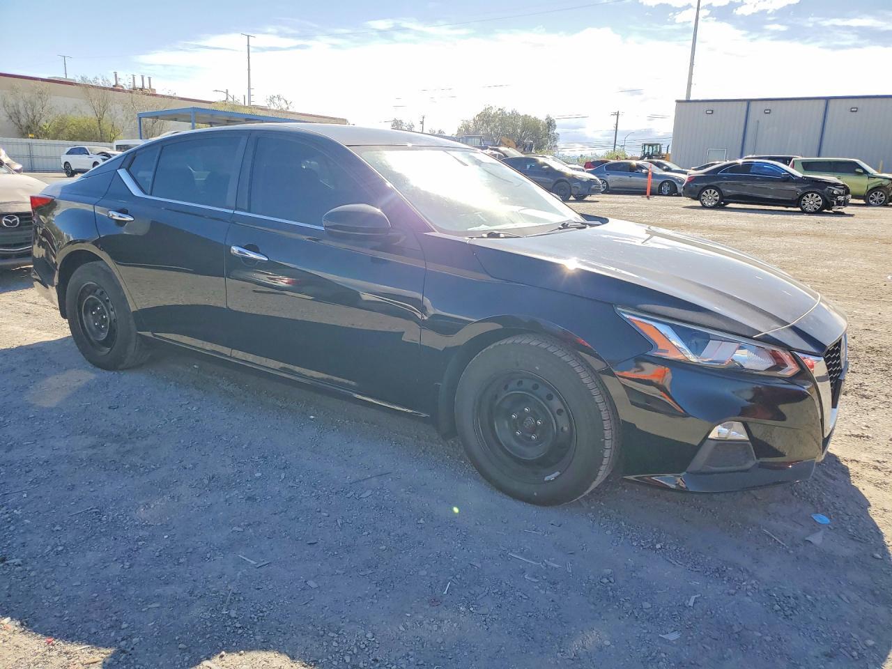 2019 Nissan Altima S - Фото 4