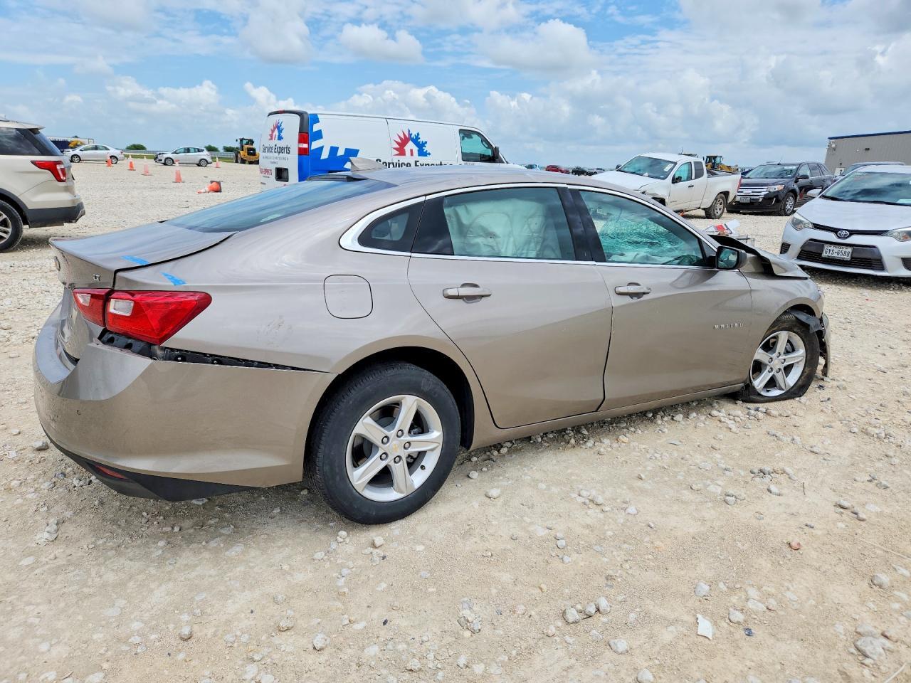 2024 Chevrolet Malibu Lt - Image 3