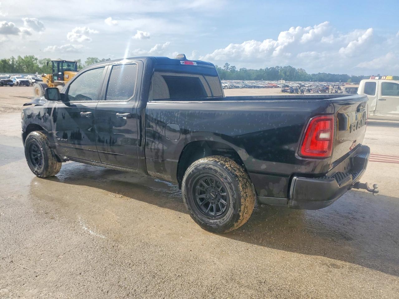 2025 Ram 1500 Tradesman - Фото 2
