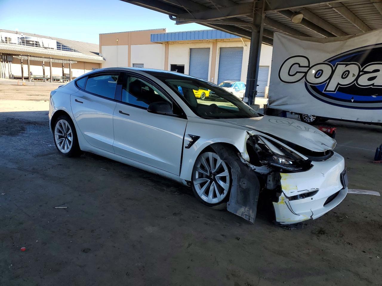 2022 Tesla Model 3 - Image 4
