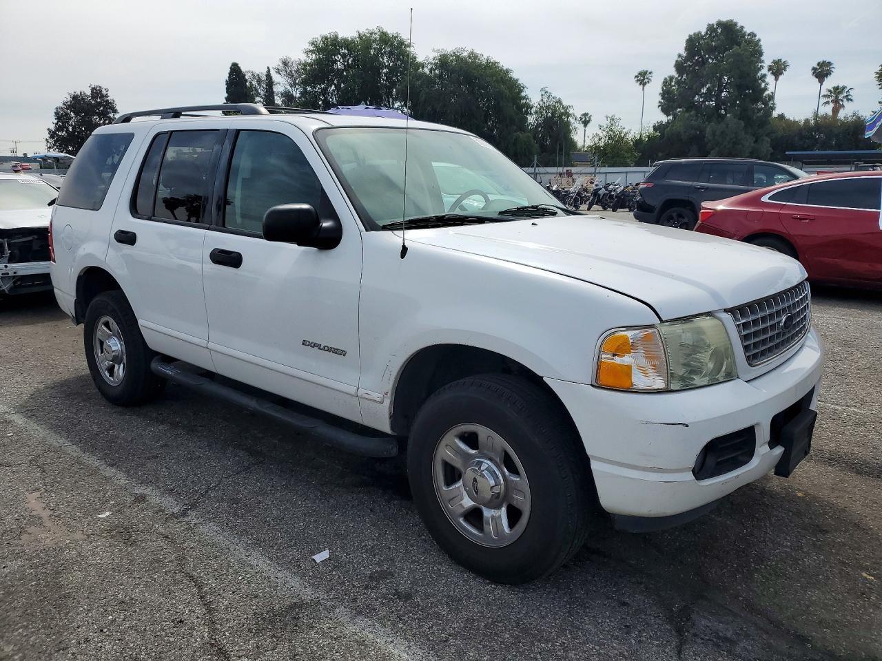 2004 Ford Explorer Xlt - Image 4