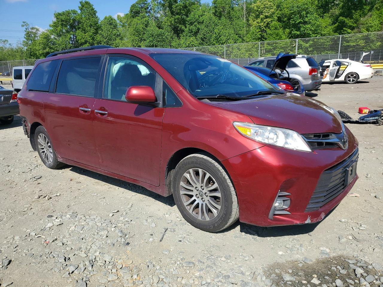 2020 Toyota Sienna Xle 8-Passenger - Image 4