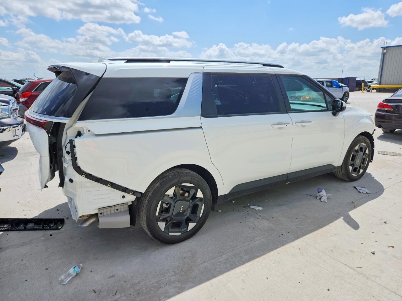 2026 Kia Carnival Ex - Image 3