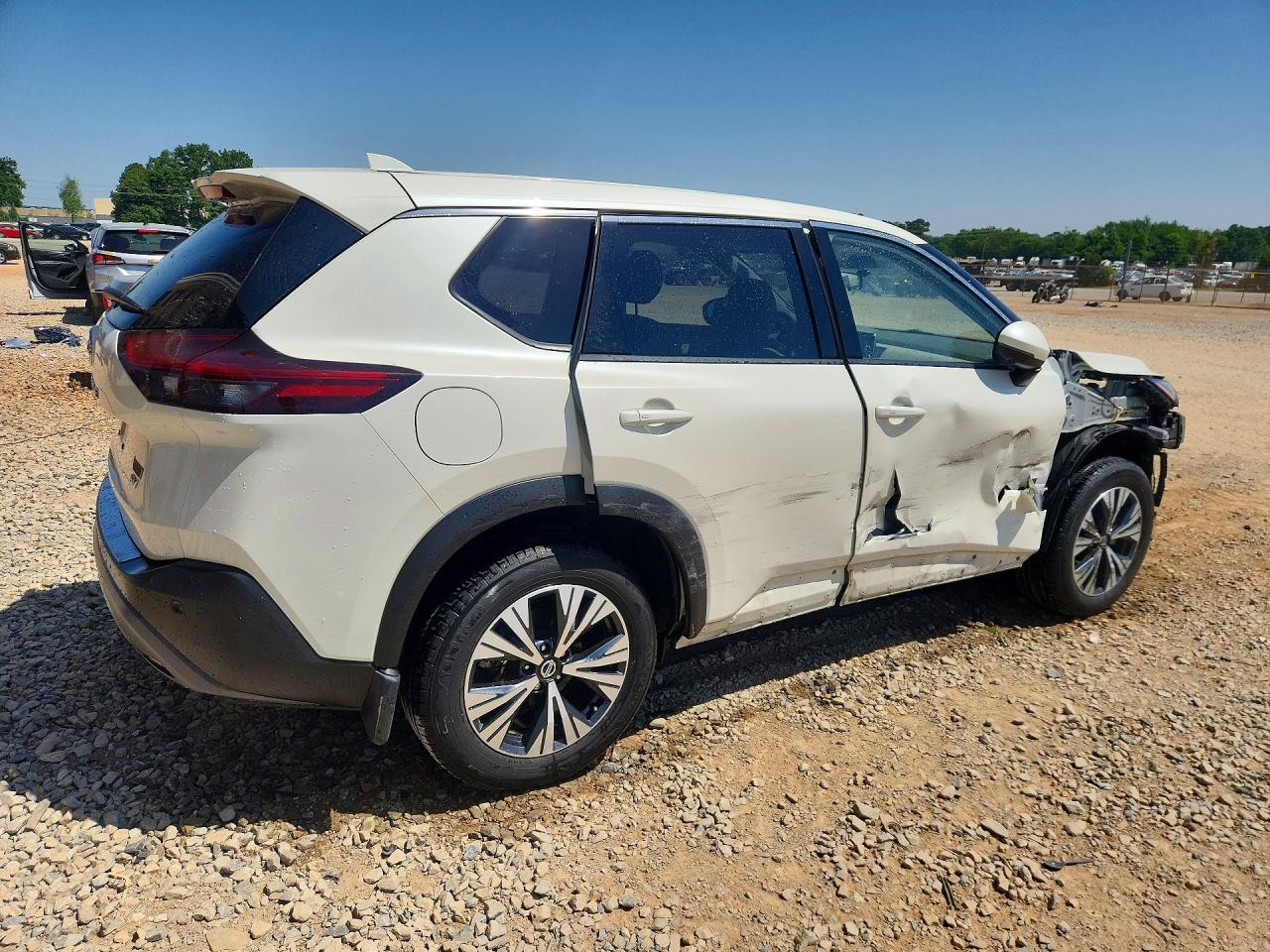 2021 Nissan Rogue Sv - Фото 3