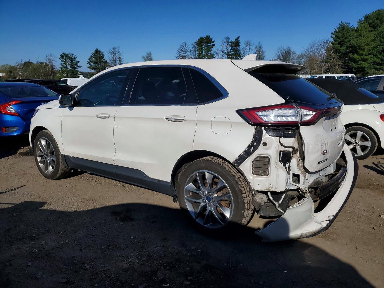 2016 Ford Edge Titanium - Image 2