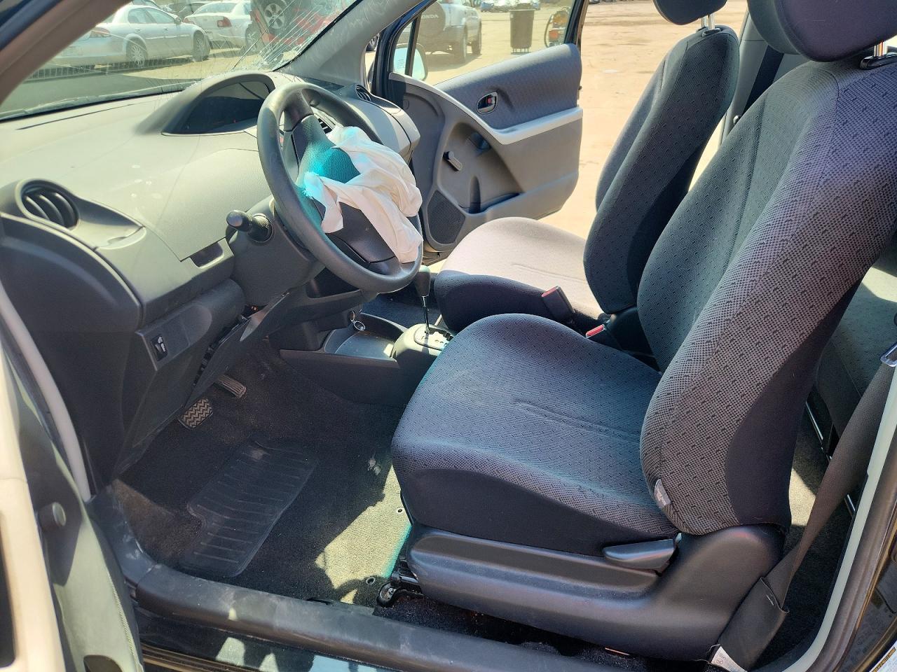 2009 Toyota Yaris Base - Фото 7