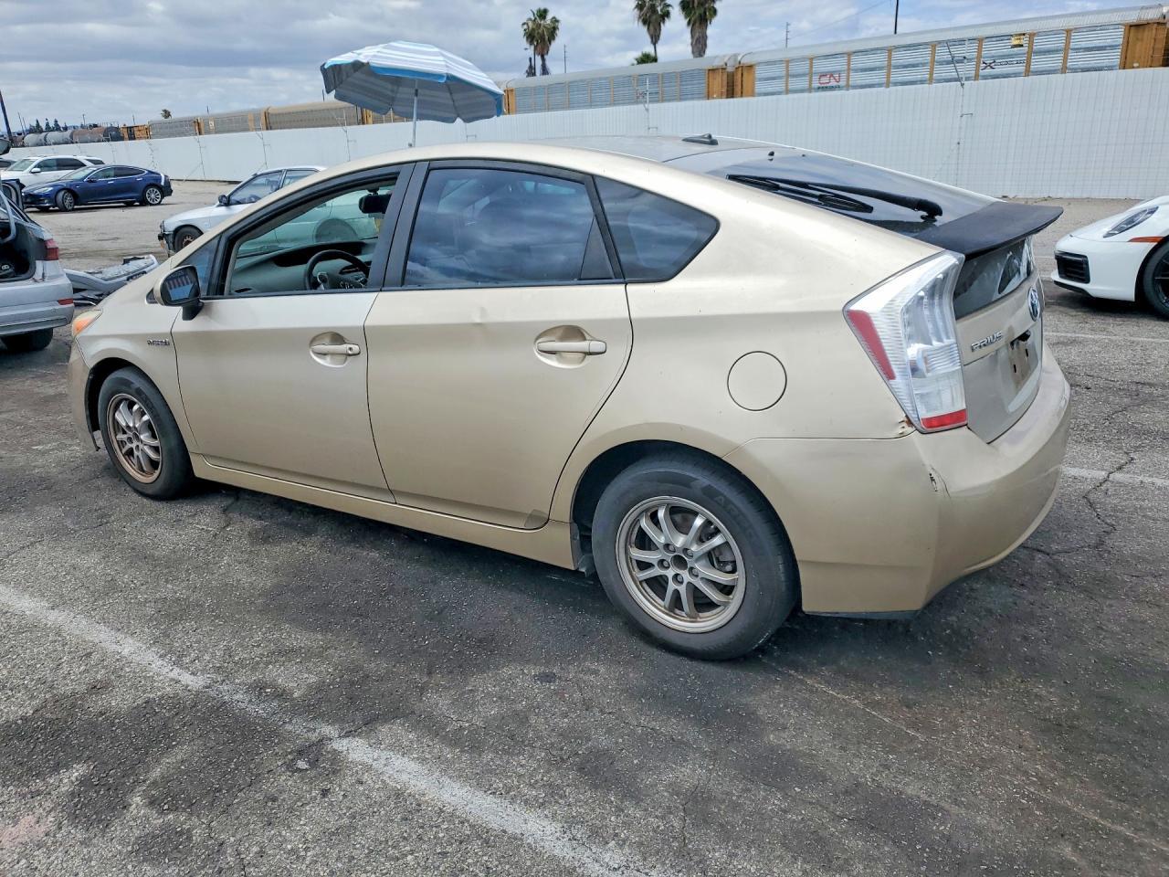 2011 Toyota Prius Two - Фото 2
