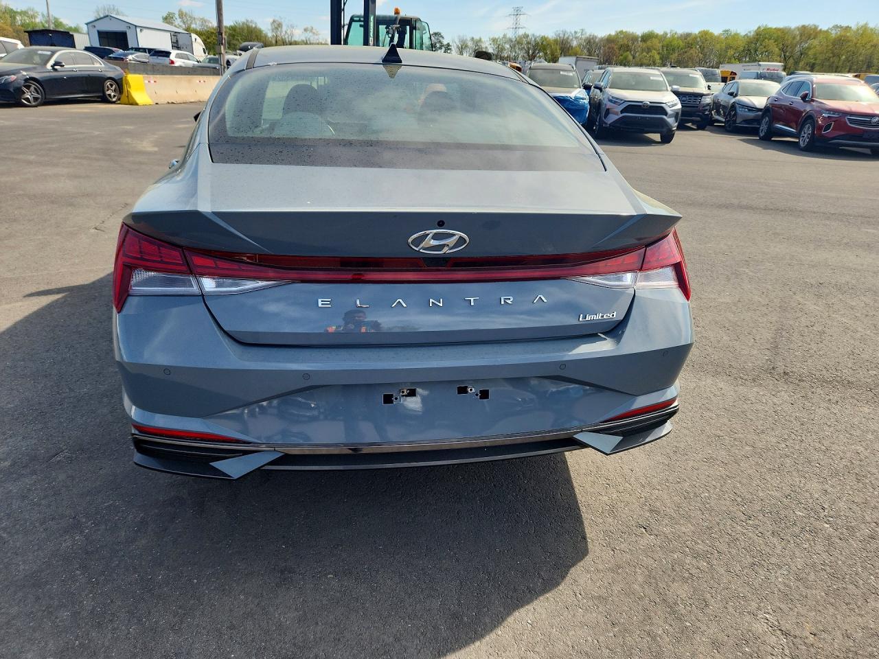 2023 Hyundai Elantra Limited - Фото 6